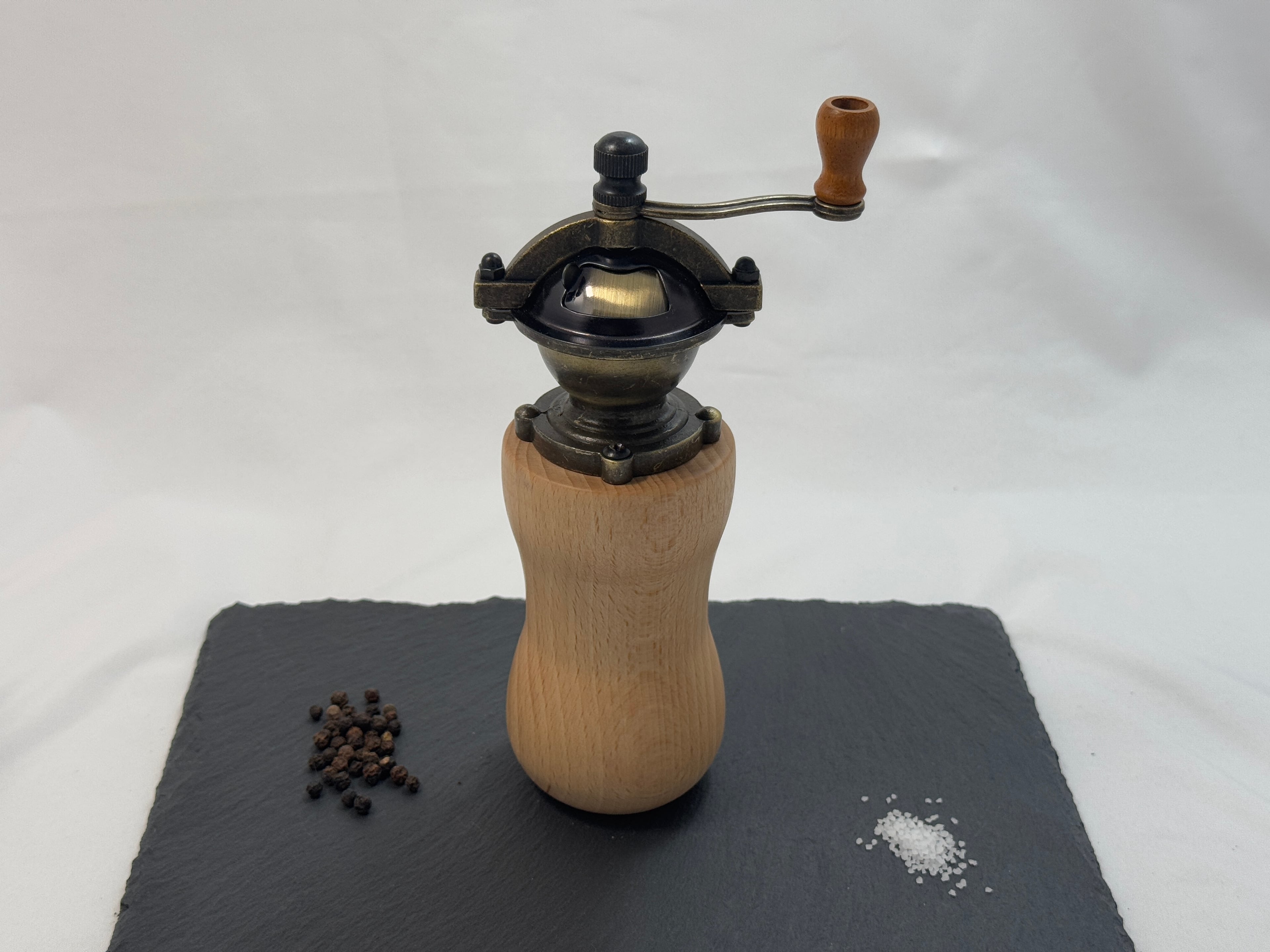 Pfeffer-/Salzmühle aus Buchenholz – Bild 1